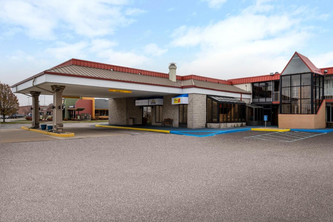 Super 8 By Wyndham Perrysburg-Toledo Hotel Kültér fotó