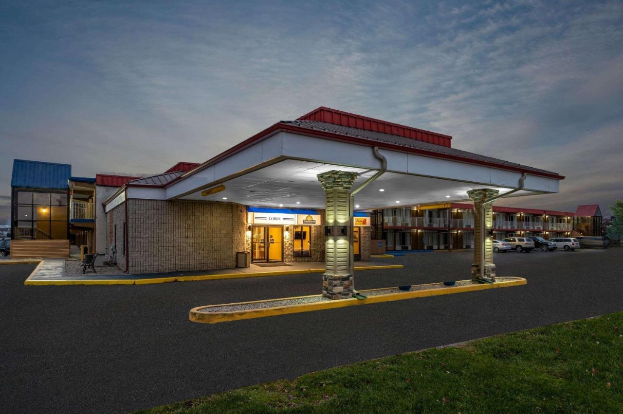 Super 8 By Wyndham Perrysburg-Toledo Hotel Kültér fotó
