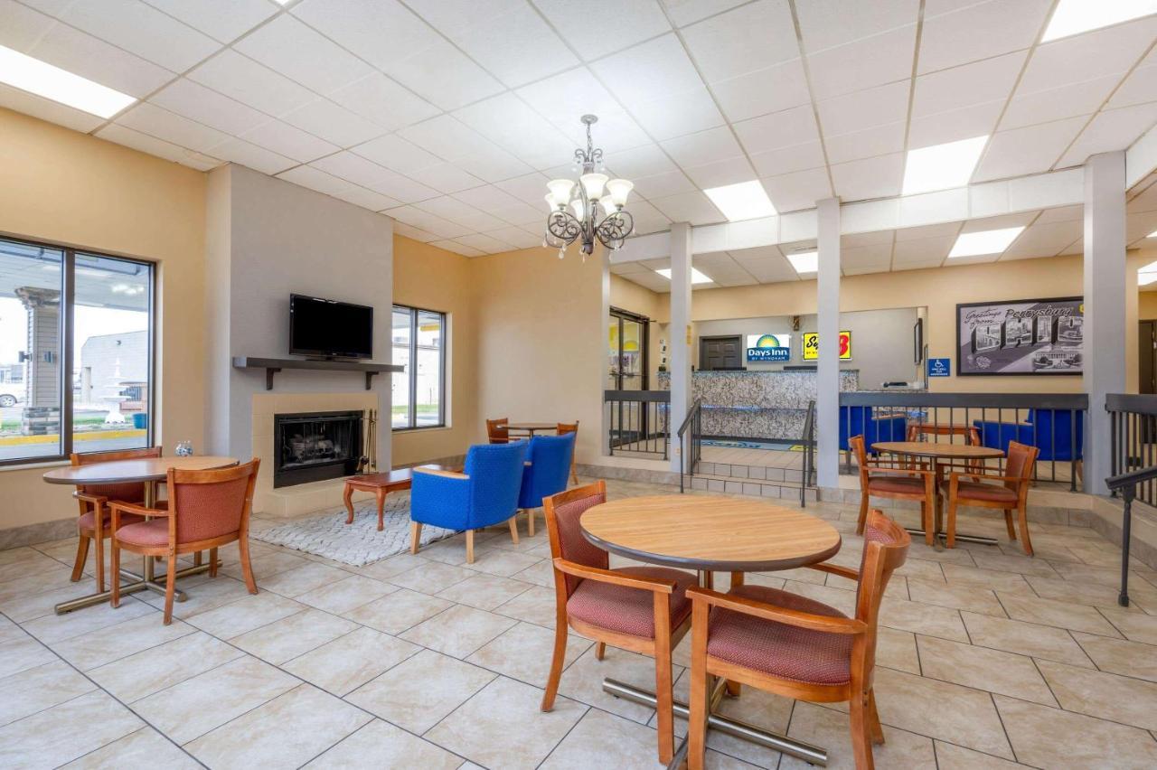 Super 8 By Wyndham Perrysburg-Toledo Hotel Kültér fotó