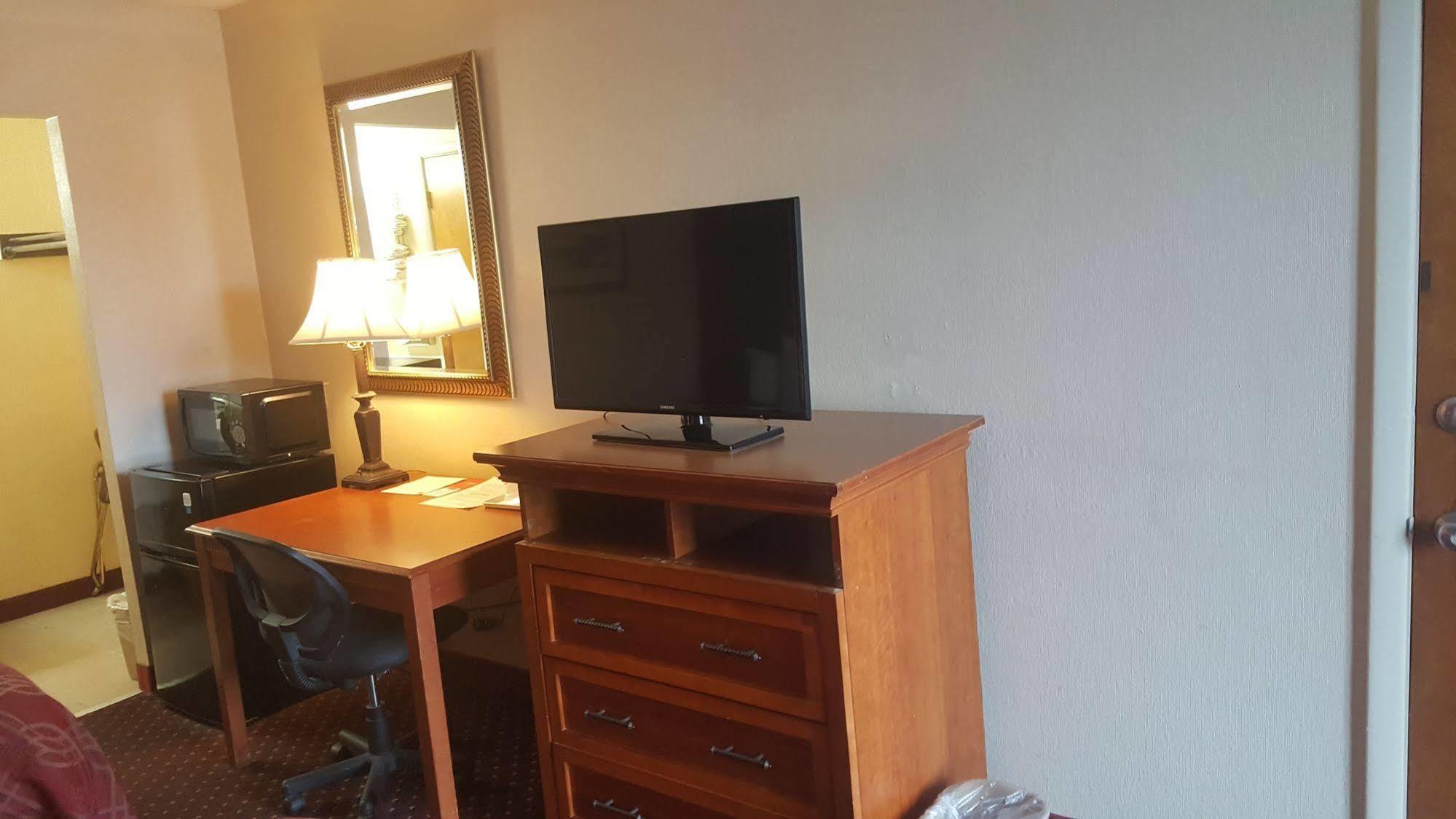 Super 8 By Wyndham Perrysburg-Toledo Hotel Kültér fotó