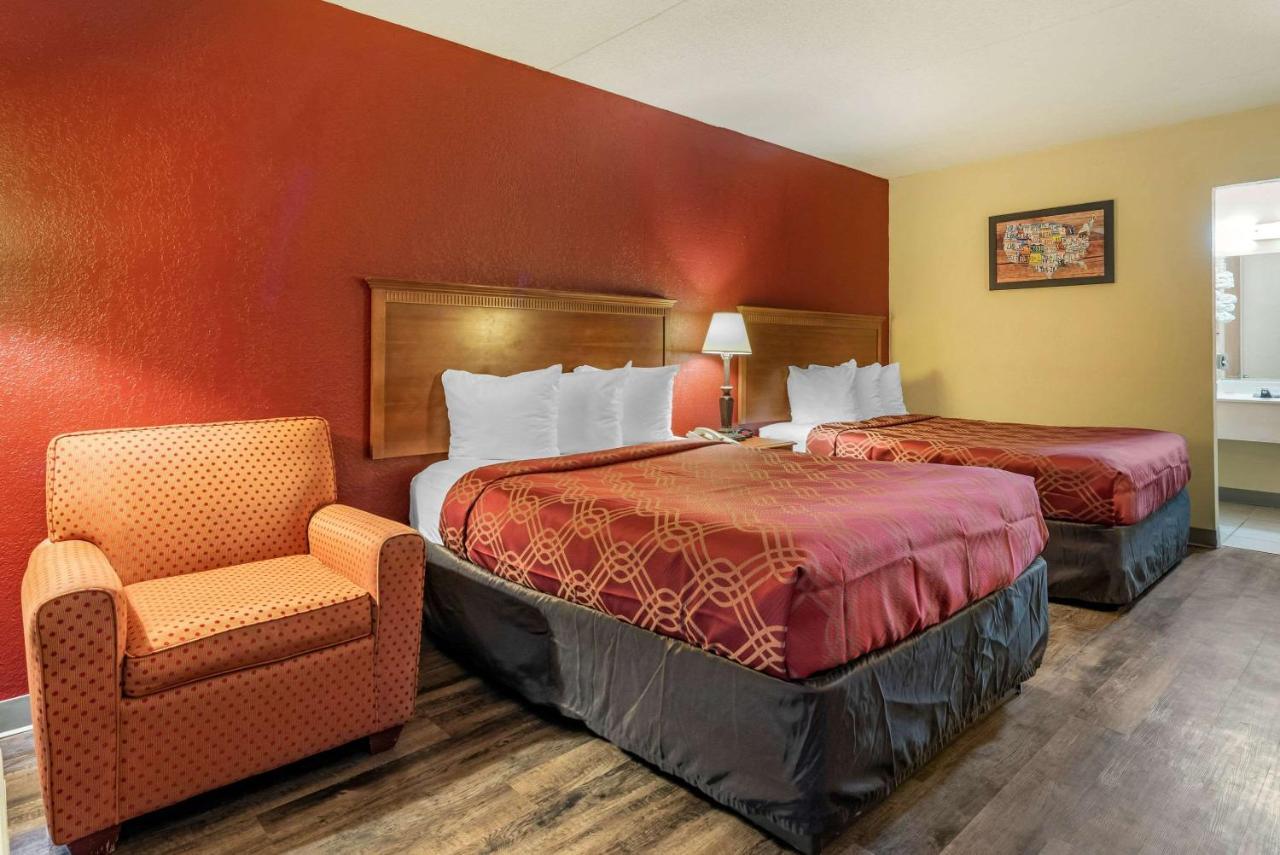 Super 8 By Wyndham Perrysburg-Toledo Hotel Kültér fotó